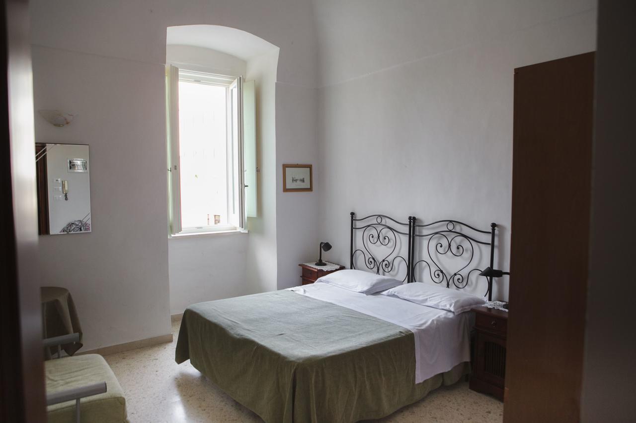 Albergo Lucy Trani Exterior foto