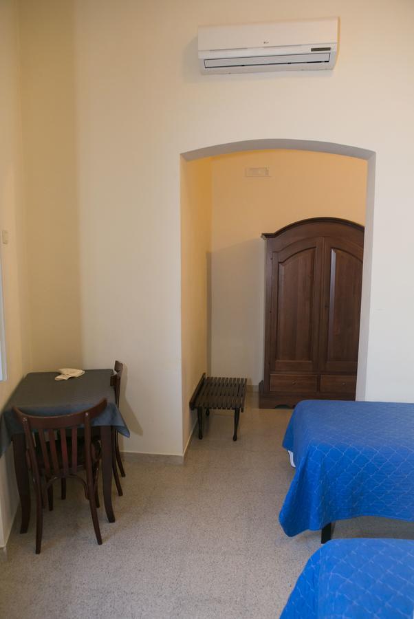Albergo Lucy Trani Exterior foto