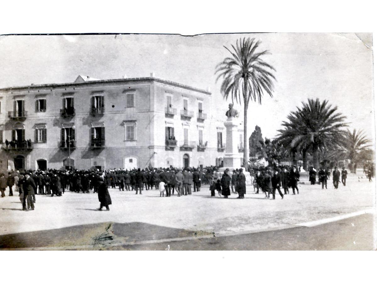 Albergo Lucy Trani Exterior foto
